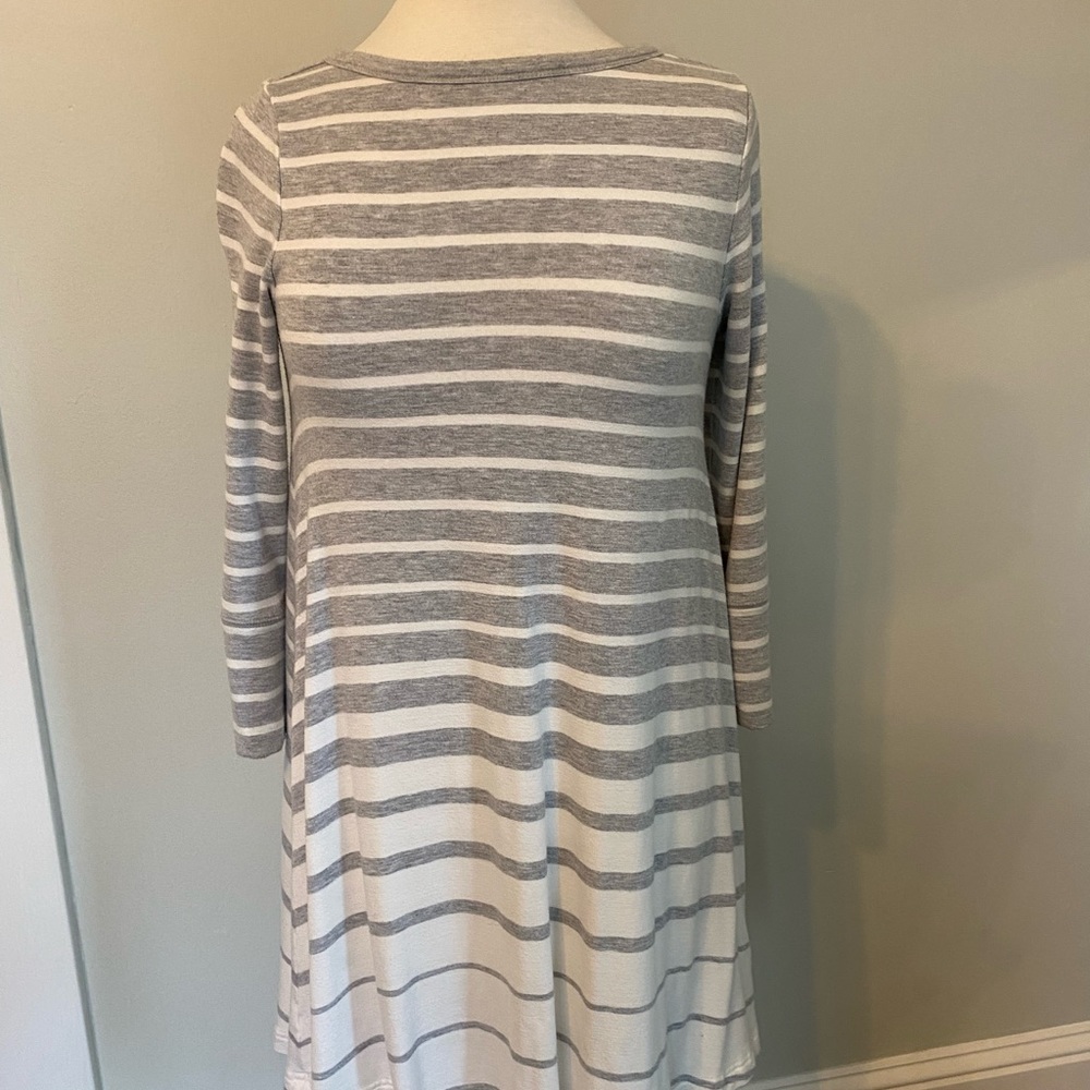 Lou & Grey - Gray/White Striped Long Sleeve Dress. Sz. XS. But more like a S